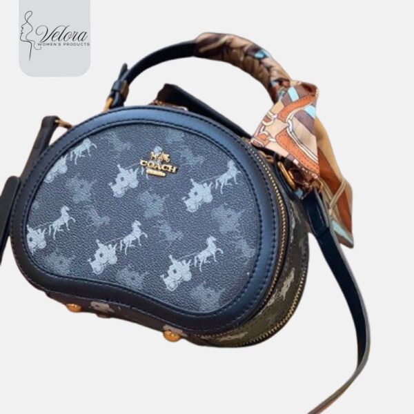 Luxurious Coach | Black Handbag - Image 4